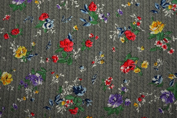 Tkanina wiskozowa - kwiaty na jodełce
