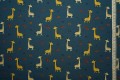 Bawełna perkal - żyrafy na niebieskim tle