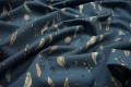 Bawełna perkal - piórka na niebieskim tle