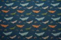 Bawełna perkal - wieloryby na niebieskim tle