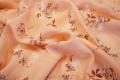 Tkanina sukienkowa - różowo-łososiowe kwiaty