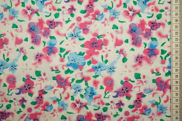 Bawełna drukowana w różowe i niebieskie kwiaty