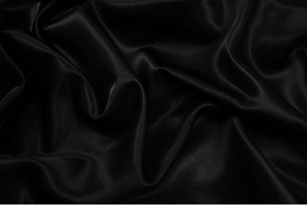Satyna jedwabna w kolorze czarnym