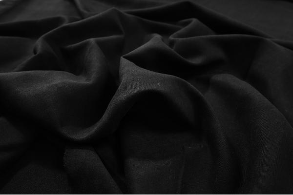 Tkania sukienkowa w kolorze czarnym