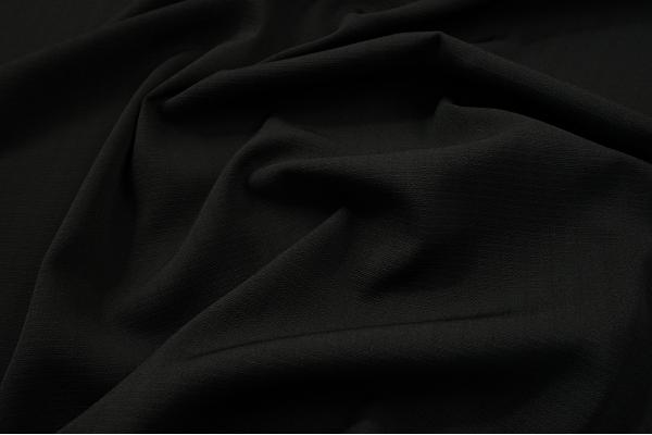 Tkanina sukienkowa w kolorze czarnym z widocznym prążkiem
