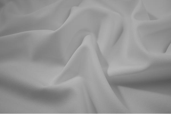 Tkanina sukienkowa - żorżeta w kolorze białym