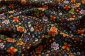 Tkanina ogrodowa - kolorowe kwiaty na czarnym tle