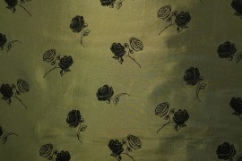 Tafta dwutonowa zielono-czarna w czarne róże