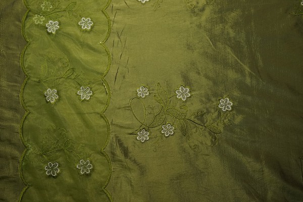 Tafta dwutonowa zielono-czarna z haftem
