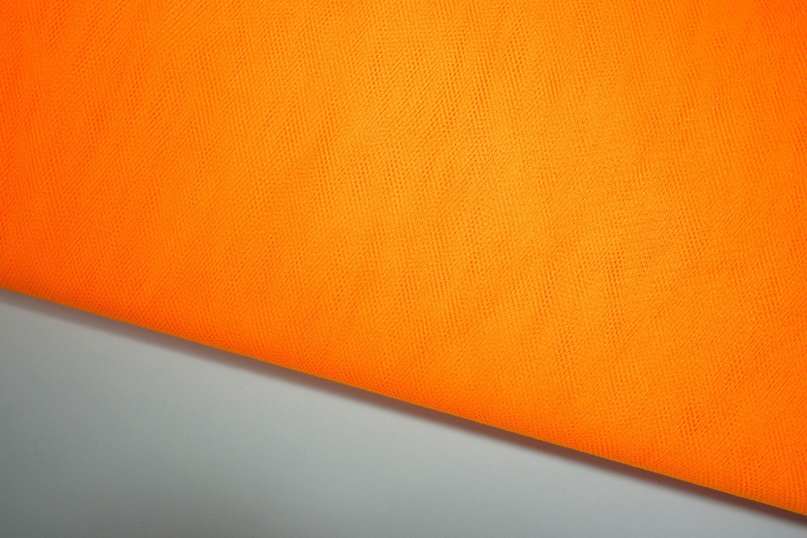 Tiul w kolorze "Fluorescent Gold"