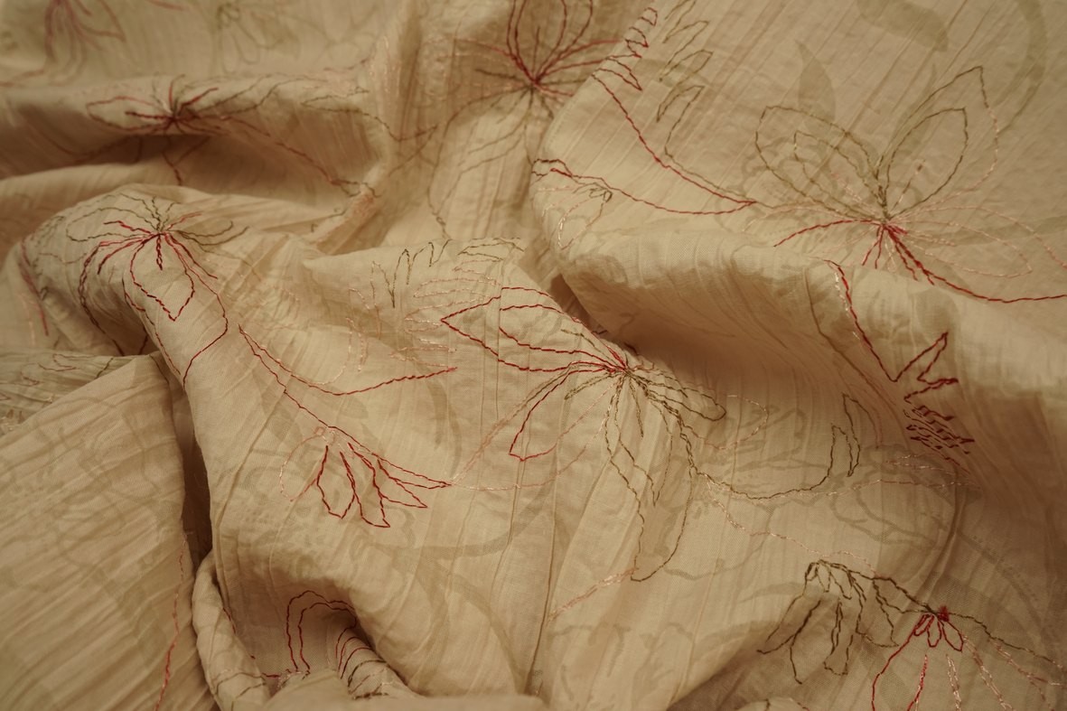 Bawełna haftowana w kolorze beżowym