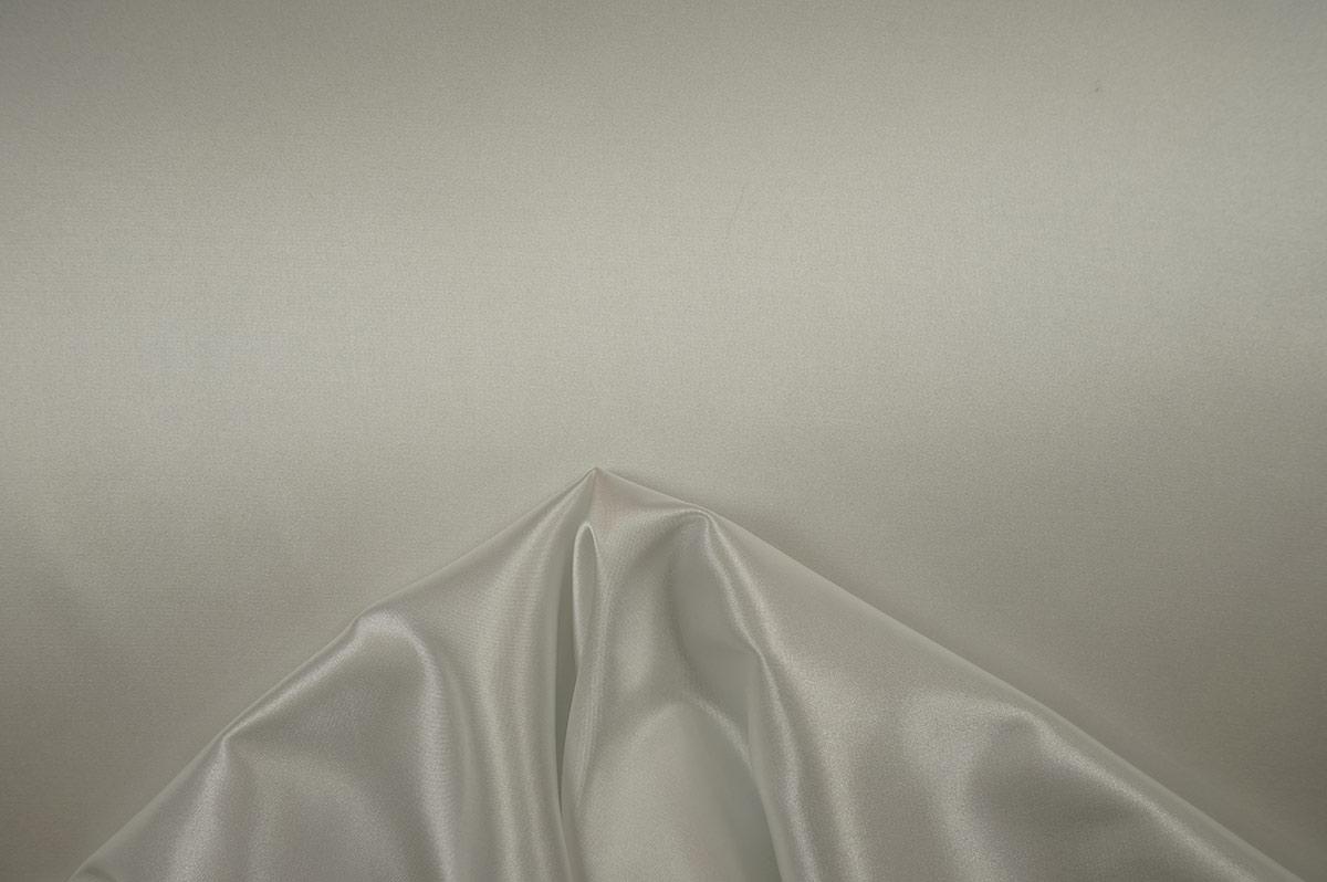 Satyna lycra w kolorze białym