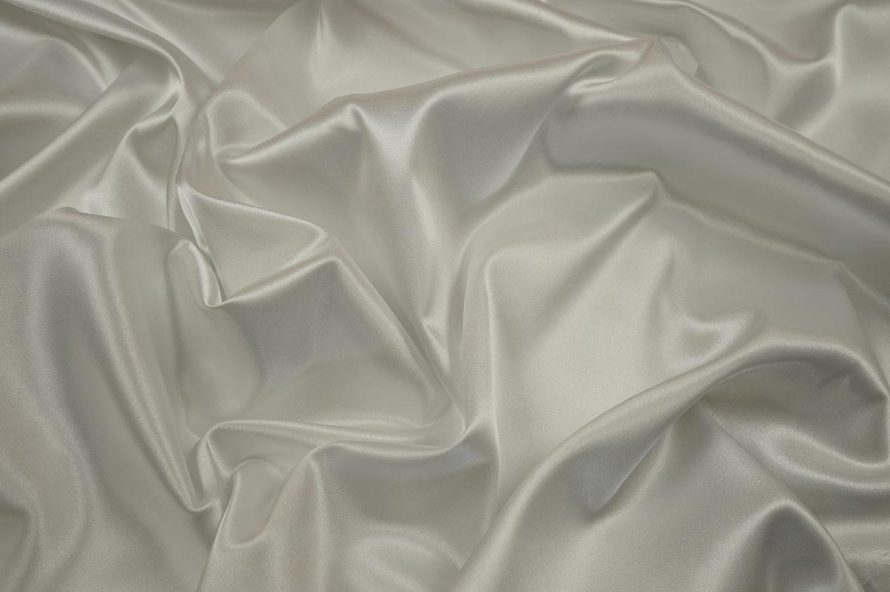 Satyna lycra w kolorze białym