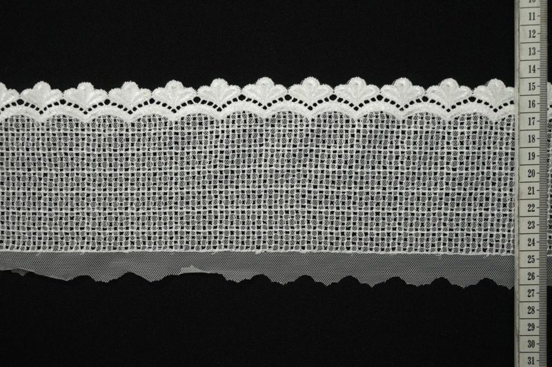 Taśma koronkowa w kolorze ecru, szerokość 10 cm