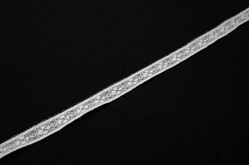 Koronka bawełniana w kolorze białym, szerokość 1.5 cm