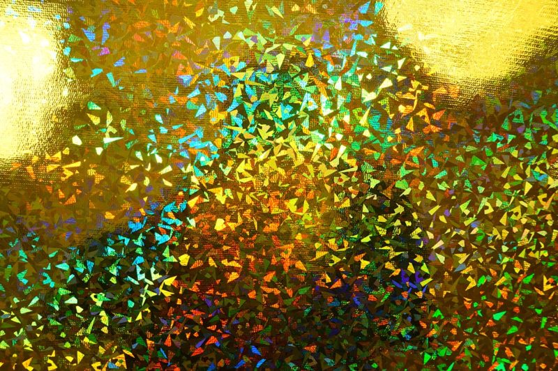 Folia hologramowa w złotym odcieniu