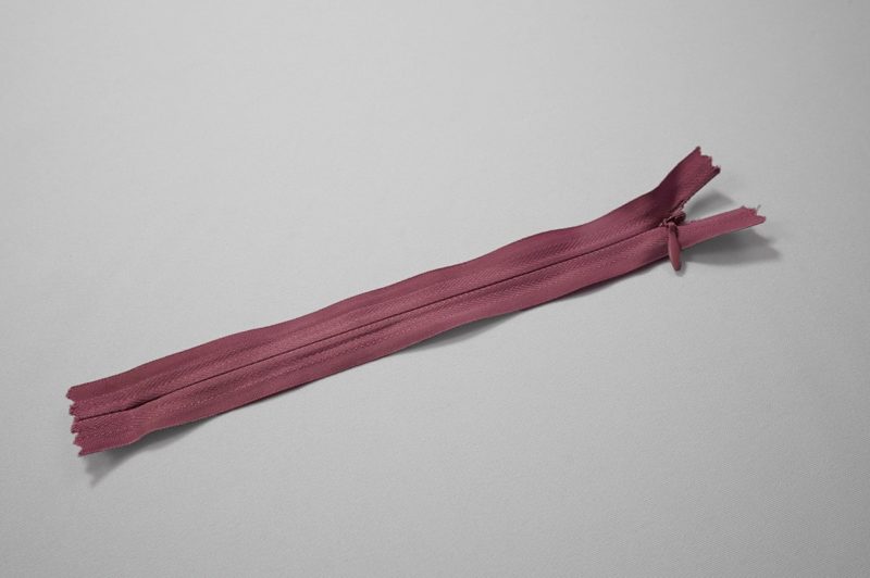 Zamek kryty - ciemny brudny róż, 18 cm