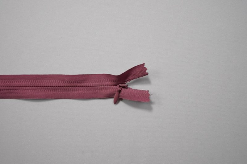 Zamek kryty - ciemny brudny róż, 18 cm