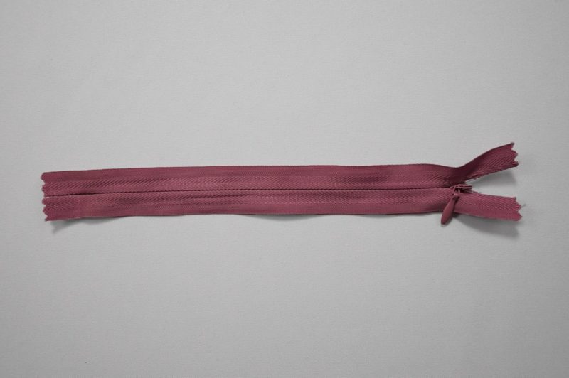 Zamek kryty - ciemny brudny róż, 18 cm