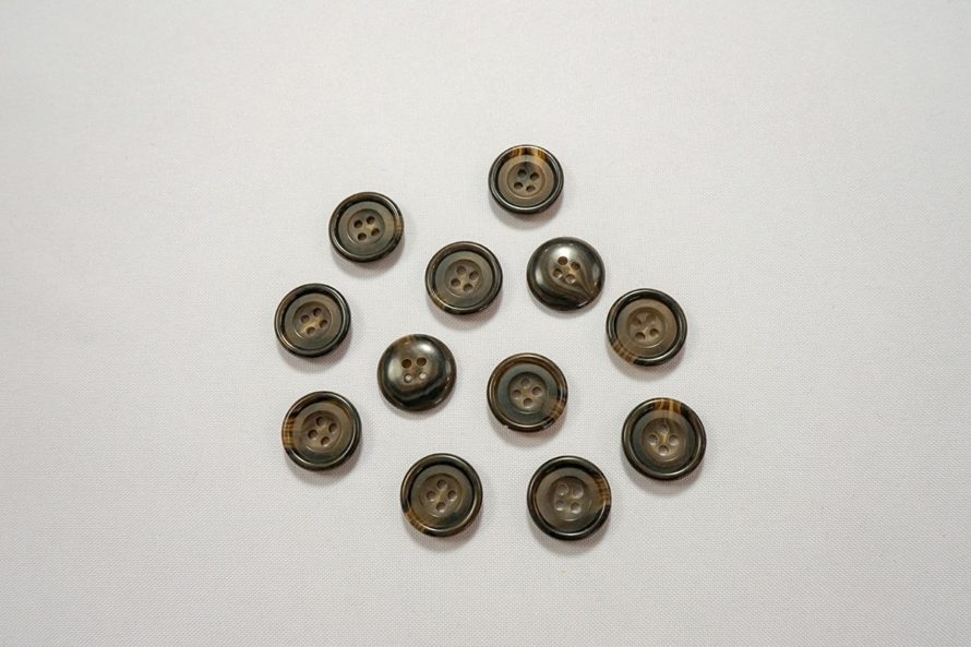 Guzik o numerze 2412, 19 mm